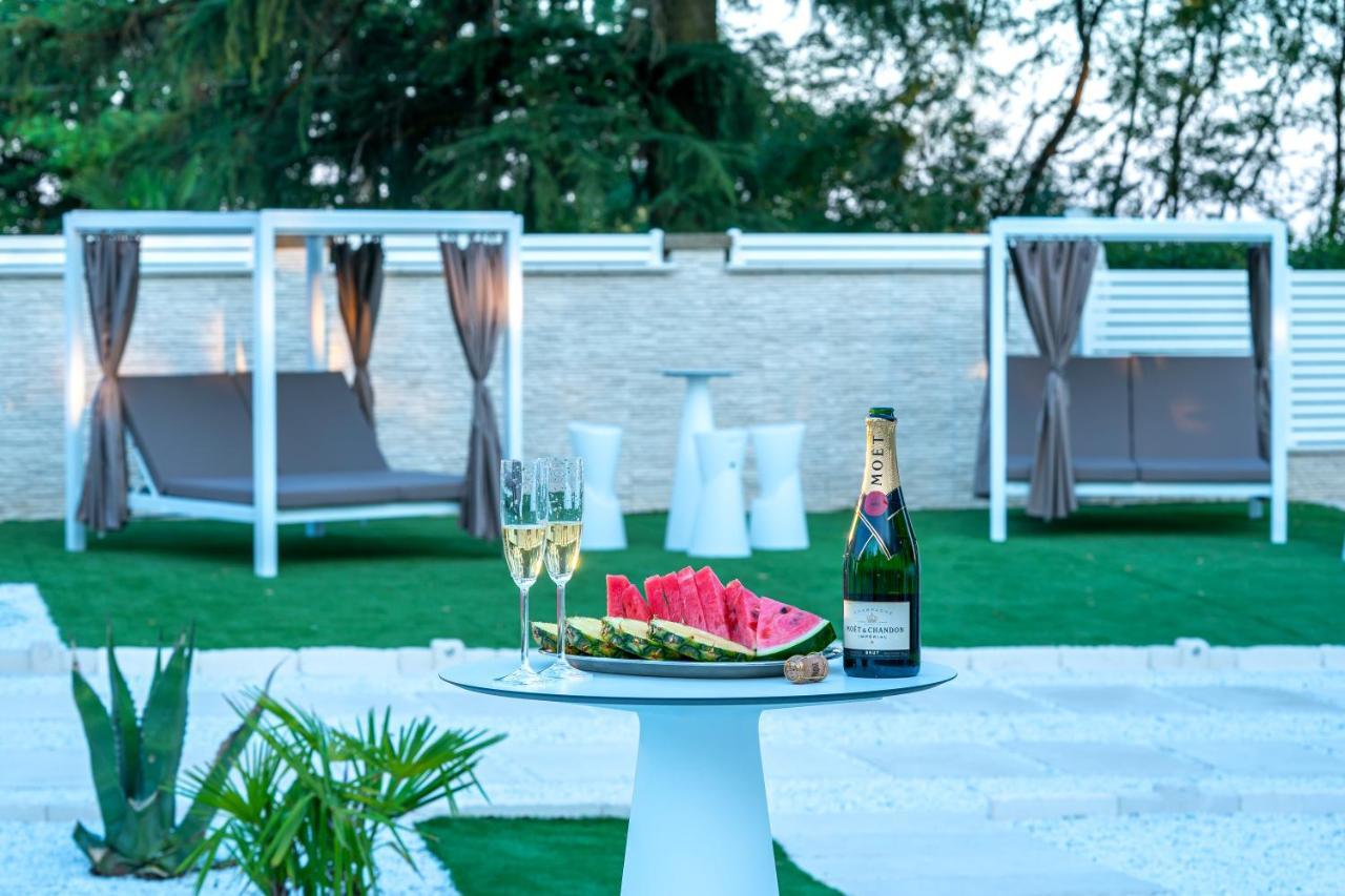 Villa Vittoria B&B - Wellness Terme di Miradolo 외부 사진